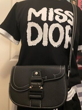 Black Leather Saddle Crossbody Bag. Closet clear out . No returns**